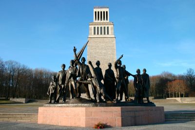 Памятник на месте концлагеря Бухенвальд