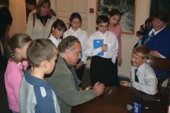 Владислав Крапивин с детьми
